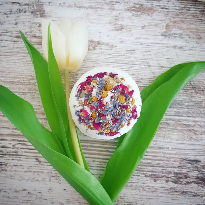 The Eden Collections Sweet Dreams Secret Bath Bomb With Hidden Message 120g