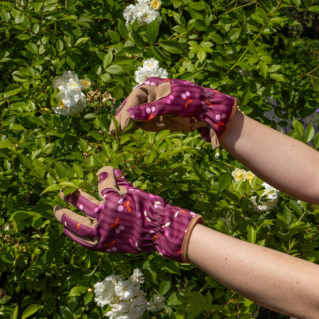 Willow & Belle Cherries Design Burgundy Pink Women's One Size Gardening Gloves