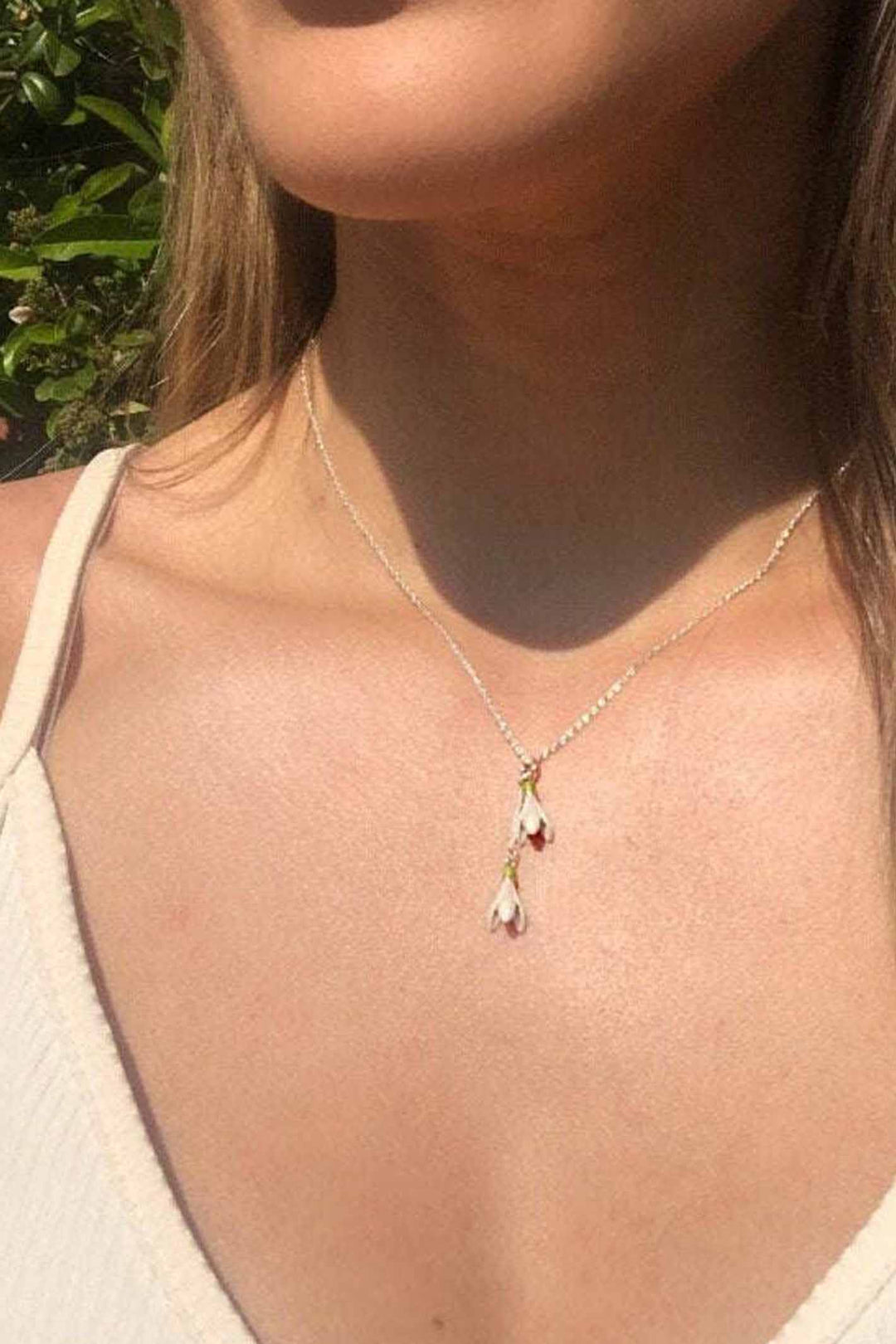 Alexander Thurlow White Enamelled Snowdrop Flower Silver Tone Pendant Necklace