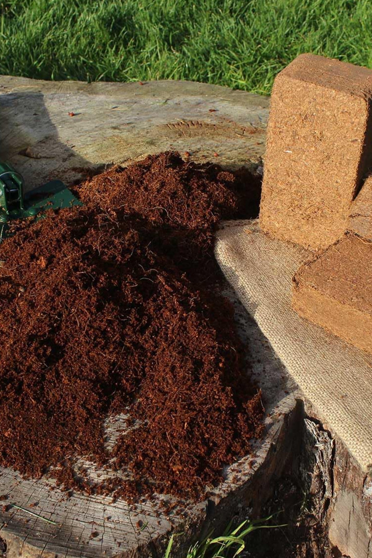 Compost Firming Block Coir Products Vital Grow 650g Compressed Block Potting Compost Mix ...