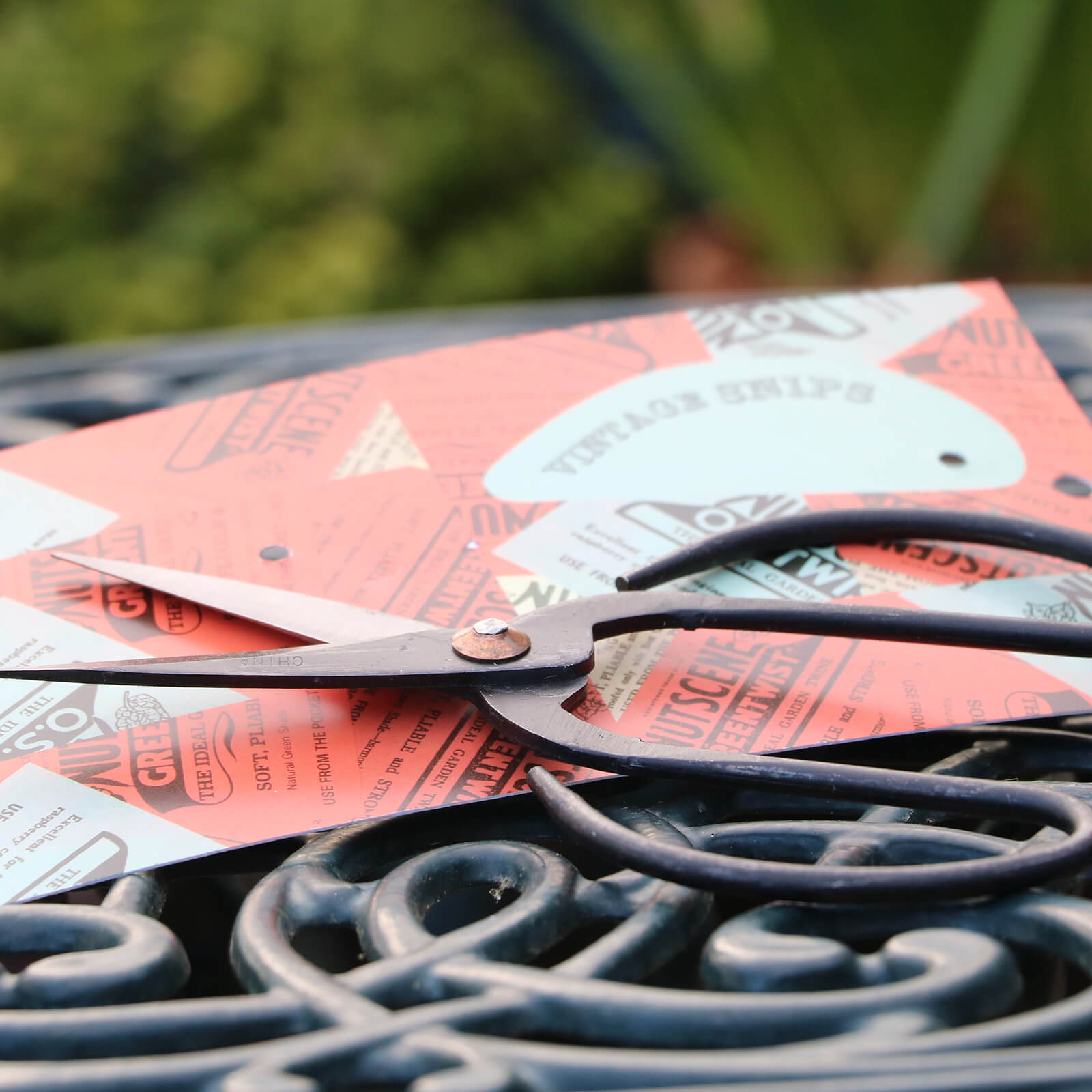 Nutscene Garden Scissors Vintage Style Large Norman & Vera